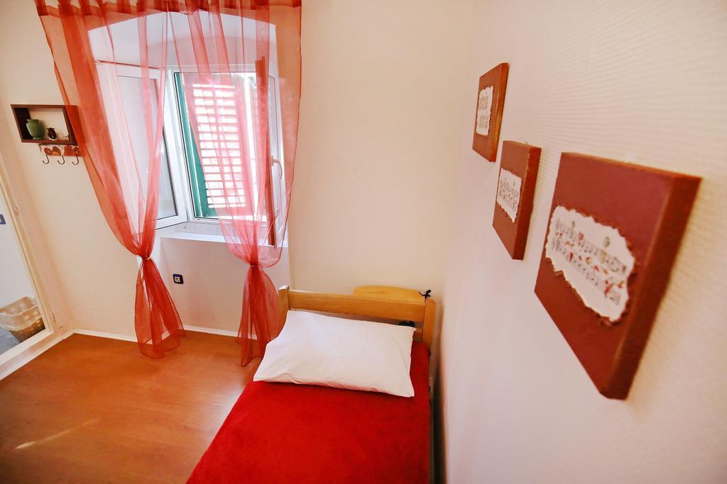 Three Corners Hostel *